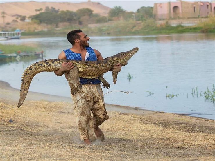 محمد رمضان مع التمساح من كواليس مسلسل موسى 3