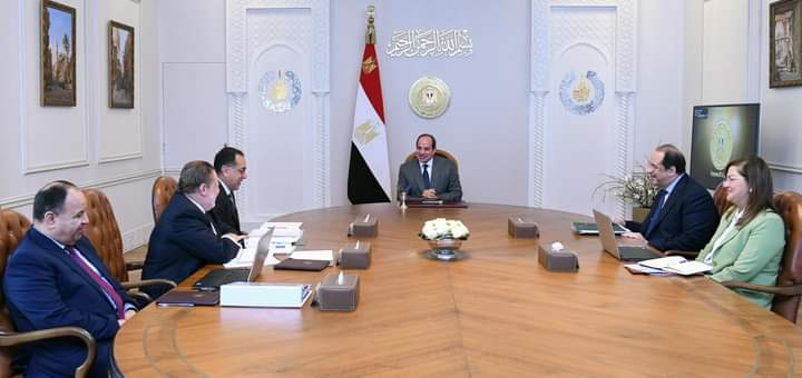 اجتمع الرئيس السيسي اليوم مع رئيس مجلس الوزراءلتنفيذمبادرة خفض أسعار السلع الأساسية