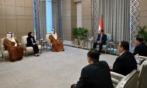 رئيس الوزراء يلتقى وزير المالية والاقتصاد الوطني بمملكة البحرين والوفد المرافق له