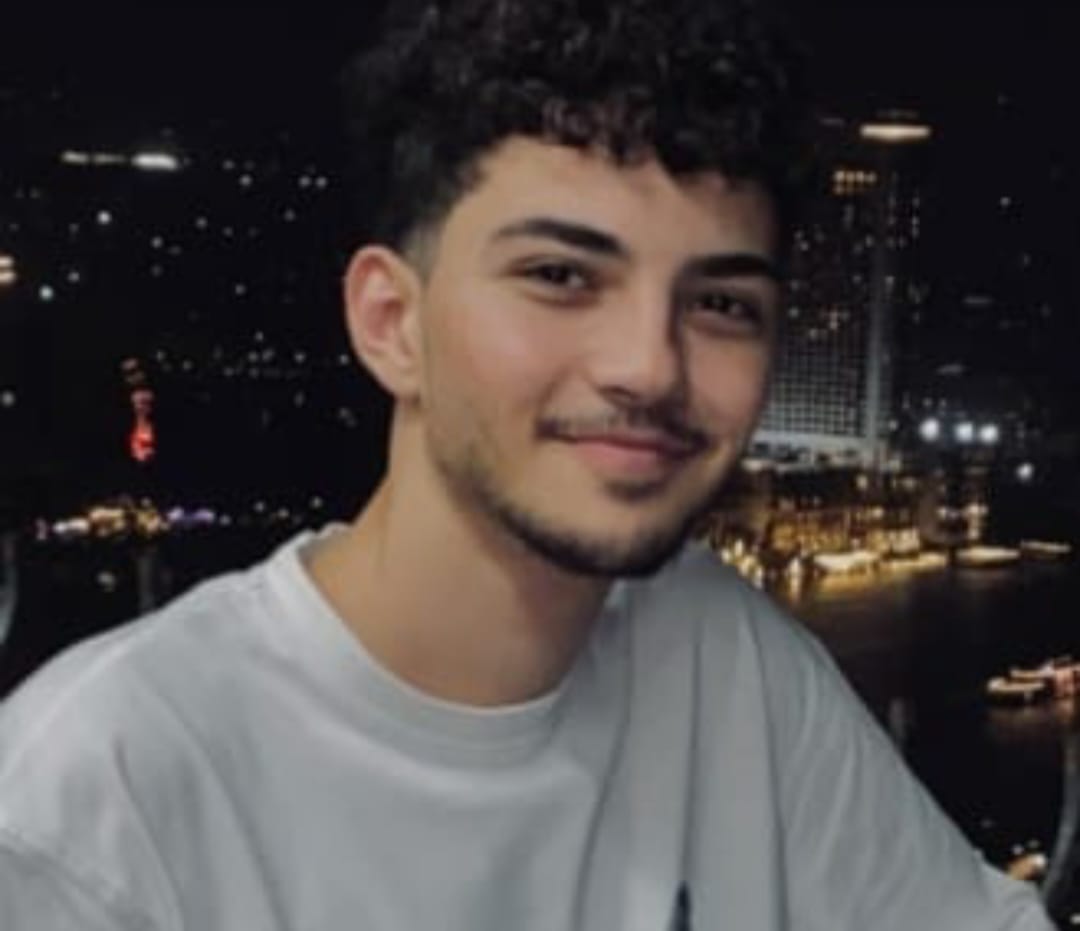 عمر الشريف يكتب: فلا يؤذين