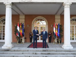 لقاء الرئيس السيسي، اليوم في العاصمة الأسبانية "مدريد" مع بيدرو سانشيز رئيس الحكومة الأسبانية 2 FB IMG 1739973489696