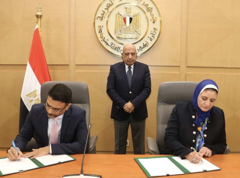 وزير الكهرباء والطاقة المتجددة يشهد توقيع إتفاقية مشروع إنشاء محطتى تخزين طاقة بقدرة 1500 ميجاوات ساعة بالتعاون مع شركة اميا باور “AMEA POWER” الإماراتية…