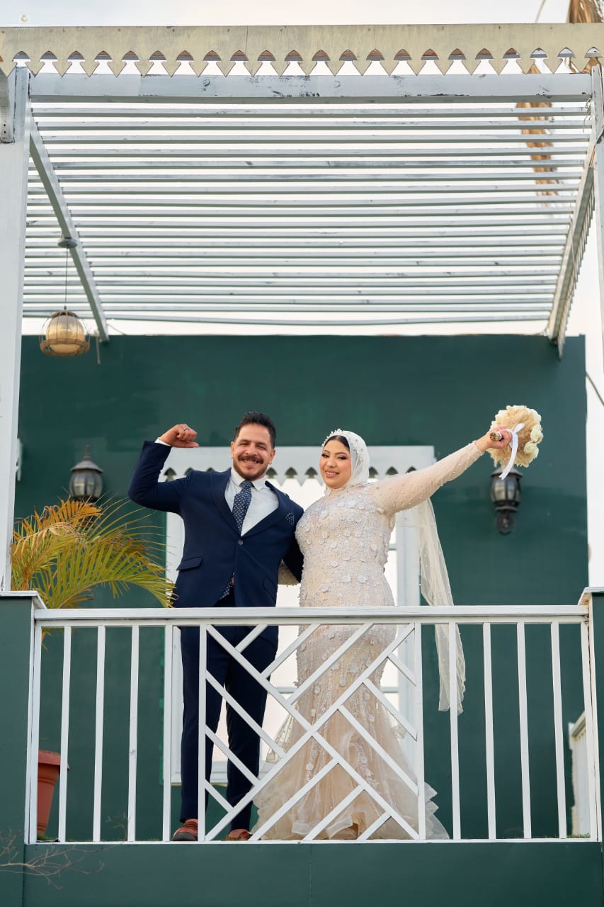 تهنئة مقدمة من الأستاذ أحمد مصطفي للأستاذ أحمد ثابت بمناسبة خطوبة نجلته…