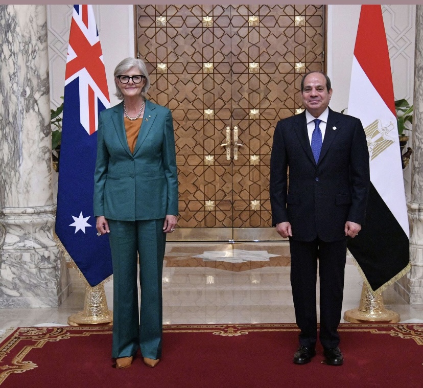 إستقبل الرئيس السيسي، اليوم، بقصر الاتحادية، السيدة سام موستين الحاكم العام لكومنولث أستراليا…