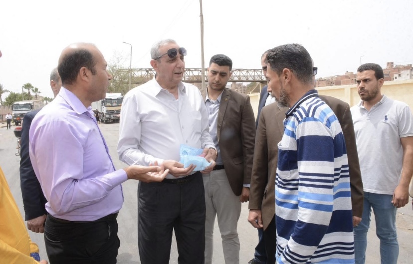 محافظ الغربية يتفقد مواقع تخزين القمح بطنطا في جولة ميدانية مفاجئة …