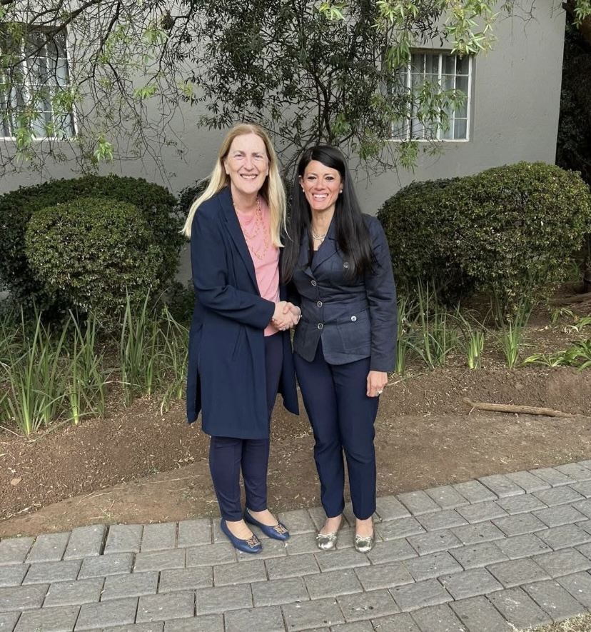 وزيرة التخطيط والتنمية الإقتصادية والتعاون الدولي تلتقي وزيرة الدولة للشئون الاقتصادية السويسرية ضمن فعاليات الإجتماع الوزاري العالمي الأول للمشروعات الصغيرة والمتوسطة بجنوب أفريقيا…