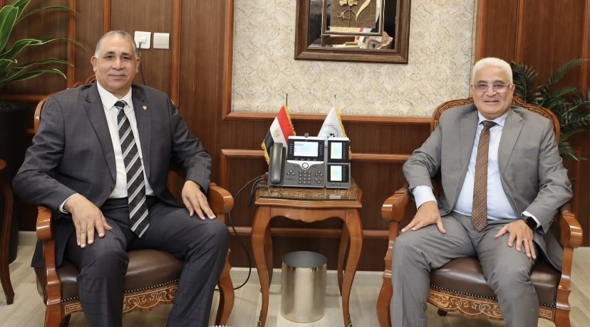 رئيس مجلس إدارة الهيئة القومية للتأمين الإجتماعي يلتقي نقيب المحامين لبحث التعاون في ملف التأمينات الإجتماعية…