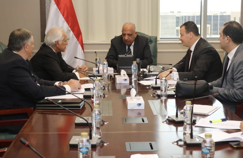 وزير الكهرباء والطاقة المتجددة يلتقي رئيس مجموعة “كوبولوزيس اليونانية” لبحث مستجدات تنفيذ مشروع الربط الكهربائي بين مصر واليونان…