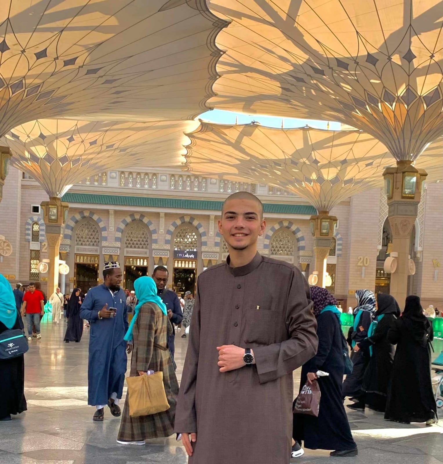 عمر الشريف يكتب: يوم خير البرية