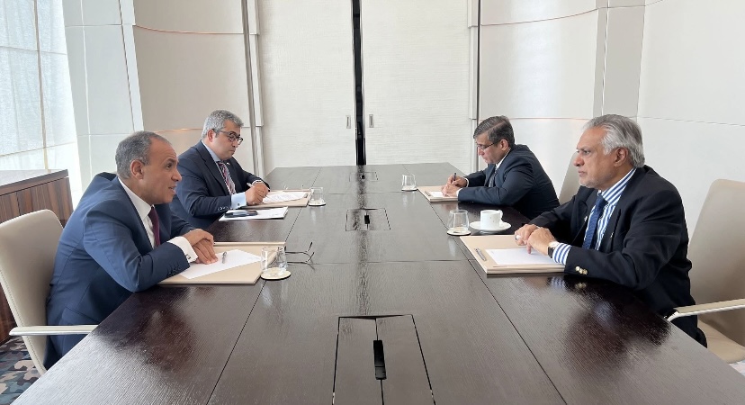 وزير الخارجية يلتقي مع نظيره الباكستاني فى الدوحة لإستعراض العلاقات الثنائية بين البلدين…