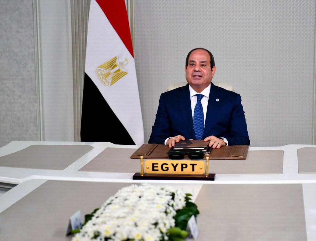 الرئيس السيسي يصطحب الرئيس الفرنسي في جولة بمدينة الإسكندرية بحضور وفود دولية مشاركة في افتتاح جامعة سنجور